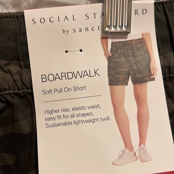 NWT. Size XL - Picture 3 of 4